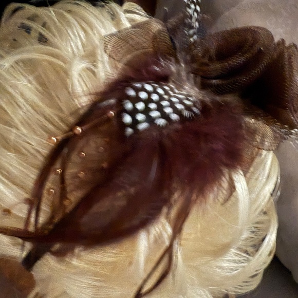 Brown headband, feathers, flowers & beads - Picture 2 of 3